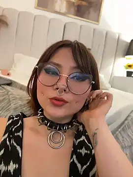 leah_bloom_'s Live XXX Chat