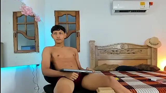 nedye_rouss Webcam-Show