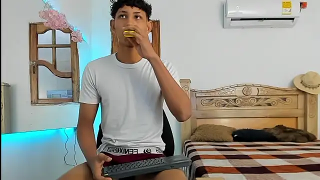 عرض كام nedye_rouss