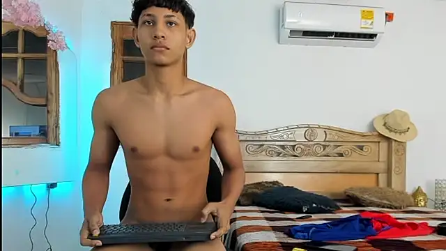 nedye_rouss Webcam-Show