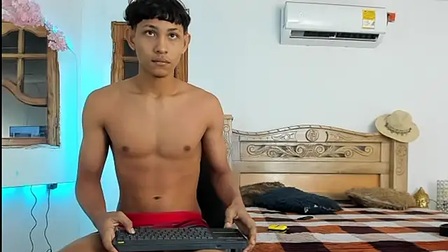 nedye_rouss Webcamshow
