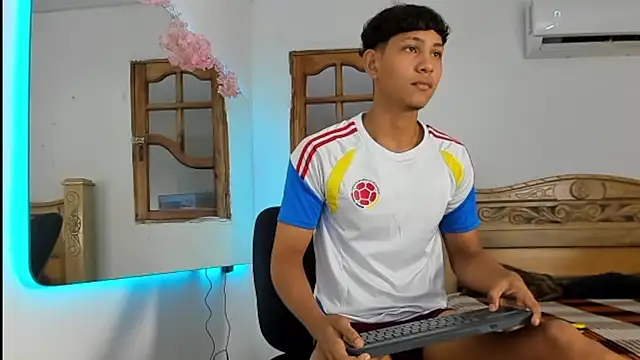 nedye_rouss – webcam-show