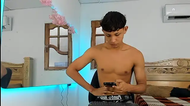nedye_rouss webcam show