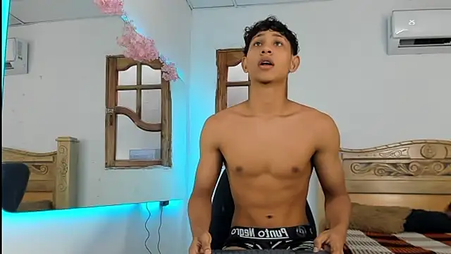 Show de nedye_rouss na webcam