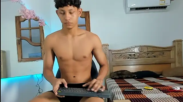 nedye_rouss Webcam Show