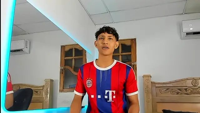 โชว์เว็บแคมของ nedye_rouss