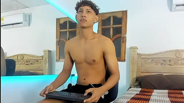 nedye_rouss 在線直播表演