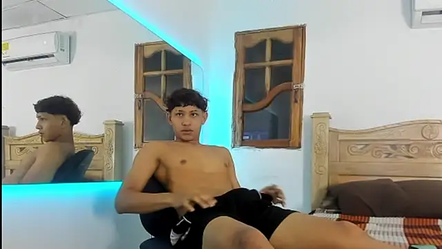 nedye_rouss 网络视讯表演