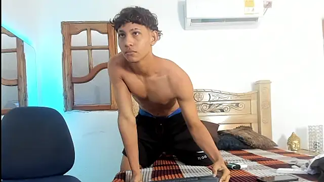 عرض كام nedye_rouss
