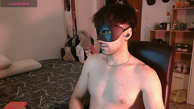 NoFaceMale Webcam Show