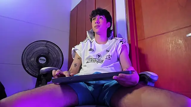 Show modela Jake_Hardcock na web-kameri