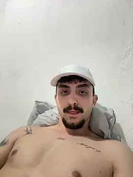 Show modela NovinnGB na web-kameri