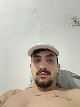 Show modela NovinnGB na web-kameri