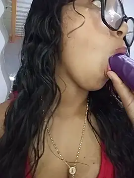 bella_chocolate's Webcam Show