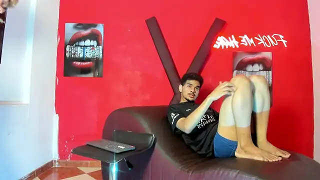 ROMMIE_HOT1 webcam show