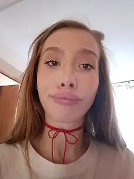 Show modela katanakiki na web-kameri