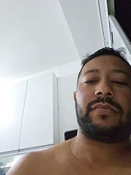 Show modela VinniKey na web-kameri