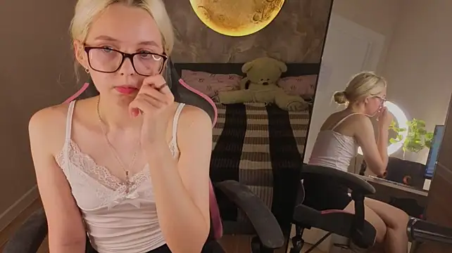 mollyy_snow 现场XXX聊天