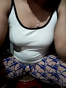Lee_Mai Show in webcam
