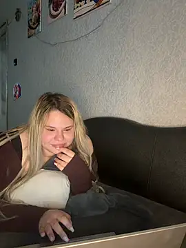 Leyaa_a XXX чат на живо
