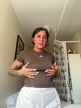 poisonivyxoxx Adlı Modelin Canlı XXX Sohbeti