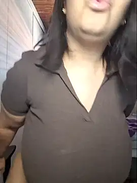 Show de yasminmeyerofc na webcam
