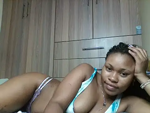 Juicyy_afriq's Live XXX Chat