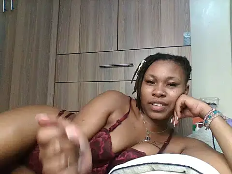 Juicyy_afriqn Live XXX chat