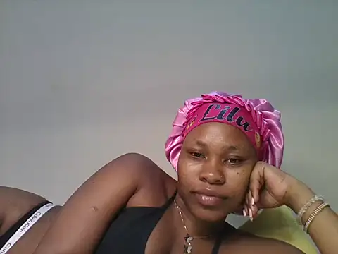 Juicyy_afriq – Naživo XXX chat