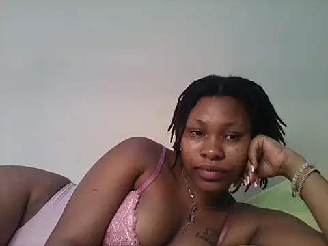 Juicyy_afriq 现场XXX聊天