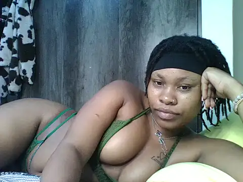 Juicyy_afriq's Live XXX Chat