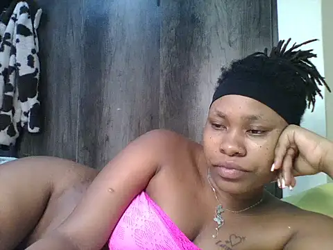 Juicyy_afriq Chat XXX in diretta