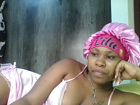 Juicyy_afriq Chat XXX live