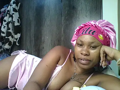 Juicyy_afriq – Live XXX-chat