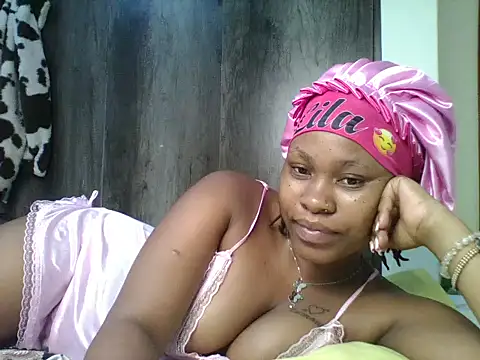 Juicyy_afriq Chat XXX in diretta