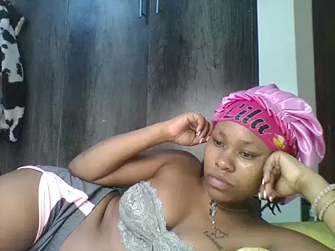 Chat +18 de Juicyy_afriq ao vivo