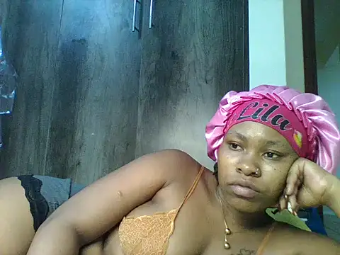 Juicyy_afriq's Live XXX Chat