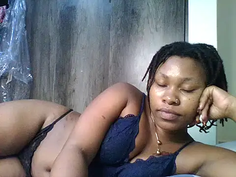 Juicyy_afriqn Live XXX chat