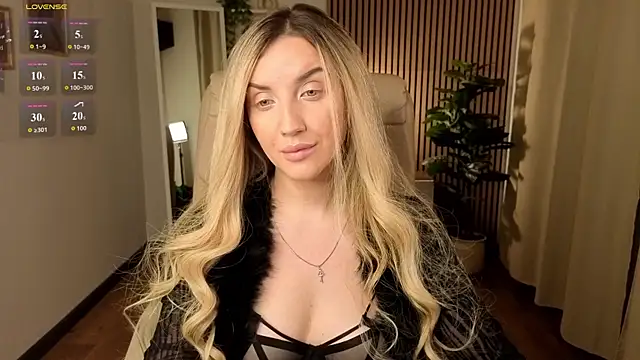 White_F0x Adlı Modelin Canlı XXX Sohbeti