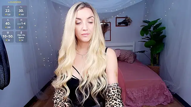 White_F0x's Live XXX Chat