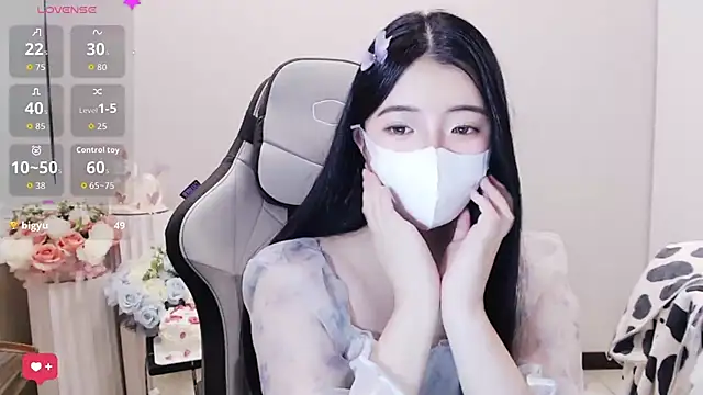Nina_777_ 在線直播表演
