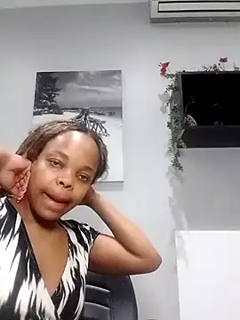 XXX chat uživo modela ebonysummer