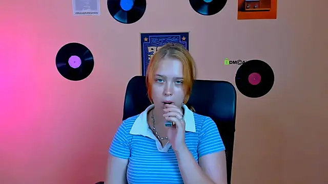 roxy_starr_ Show in webcam