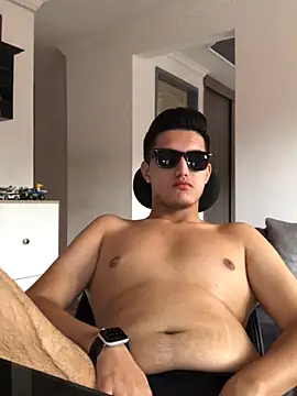 alexander_grey80: διαδικτυακό σόου στην κάμερα