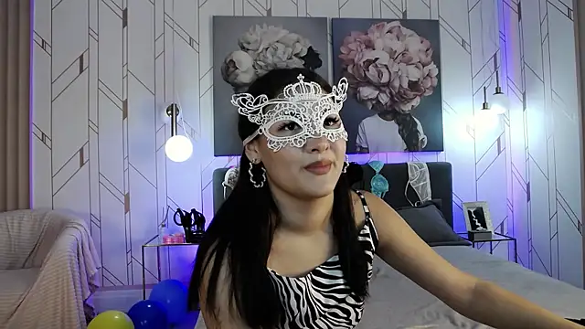 Leyla_Sparks: вебкам-шоу