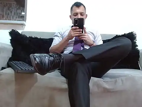 MikeFetish_01 Adlı Modelin Web Kamerası Şovu