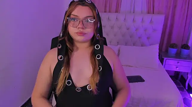 Show modela maxine_minx1 na web-kameri