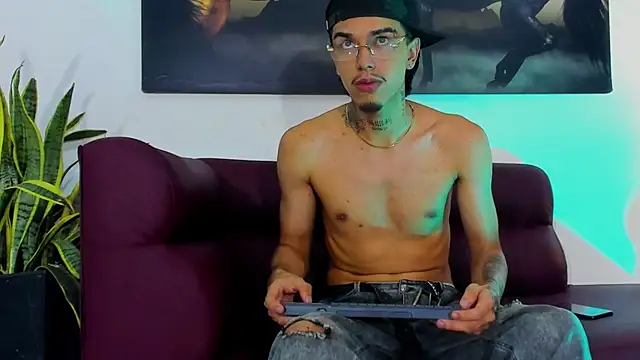 Вебкам-шоу Tyson_brow