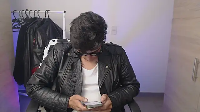 chomelo6 Show in webcam