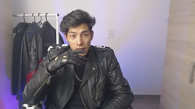chomelo6's Webcam Show